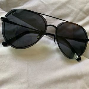 DIFF EYEWEAR ✨ LENOX BLACK GREY SUNGLASSES✨ IN GREAT CONDITION ✨